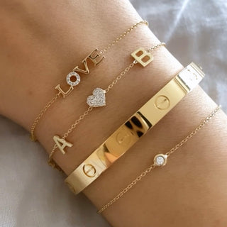 About: A single bezel set diamond gives this delicate bracelet a clean, understated focal point. Crafted in 14K gold, it layers effortlessly and adds a subtle finish to everyday wear.

Diamond Details: 1 Round Natural Diamond&nbsp;

Total Carat Weight: 0.05 Carats
Color: G/H
Clarity: SI
Metal:&nbsp;14K Solid Gold&nbsp;
&nbsp;
Width:&nbsp;2 mm&nbsp;


Length:&nbsp;Adjustable 6.5-7"


Closure:&nbsp;Lobster clasp