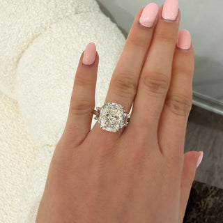 Cushion Cut Diamond Engagement Ring