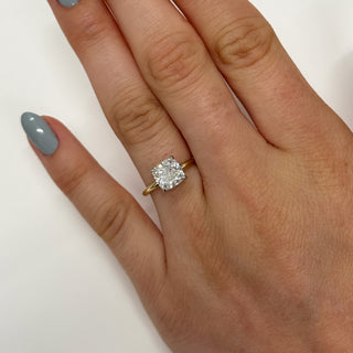 Round Diamond Solitaire Engagement Ring