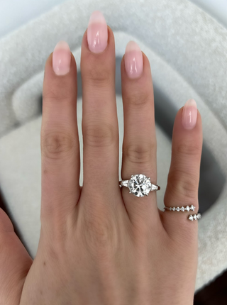 3.50 Carat Round Cut Diamond Engagement Ring