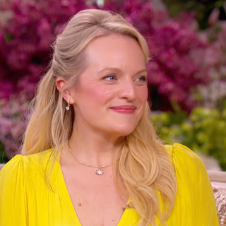 Elisabeth Moss on the Jennifer Hudson Show